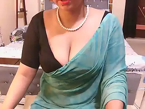 Snapshot of cutebengaligirl chatting on October 11, 7:40 am cutebengaligirl online show from October 11, 7:40 am
