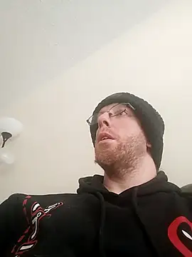 Snapshot of TaylorBlaze chatting on December 27, 2:33 pm TaylorBlaze online show from December 27, 2:33 pm