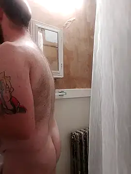 Snapshot of TaylorBlaze chatting on October 2, 8:21 am TaylorBlaze online show from October 2, 8:21 am