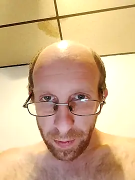 Snapshot of TaylorBlaze chatting on October 24, 12:19 am TaylorBlaze online show from October 24, 12:19 am