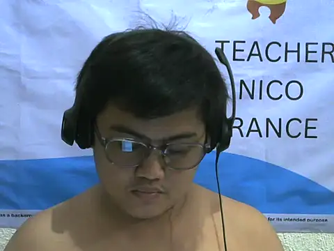 Snapshot of Yummy_Tommy21 chatting on September 12, 5:24 pm Yummy Tommy21 online show from September 12, 5:24 pm