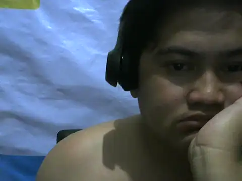 Snapshot of Yummy_Tommy21 chatting on September 29, 7:08 pm Yummy Tommy21 online show from September 29, 7:08 pm