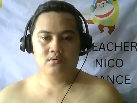 Snapshot of Yummy_Tommy21 chatting on October 17, 11:07 pm Yummy Tommy21 online show from October 17, 11:07 pm