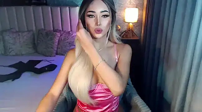 Miss Amandaversace online show from December 14, 12:55 am