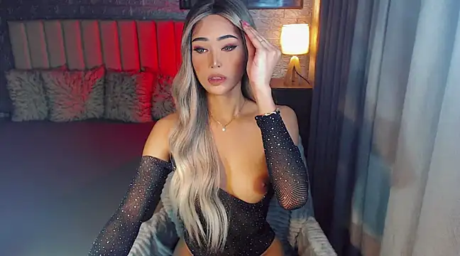Miss Amandaversace online show from February 12, 8:40 pm