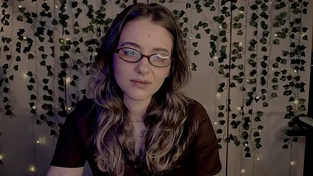 risha laas online show from February 15, 7:17 pm