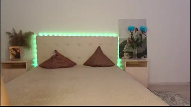 RoxannePure online show from October 21, 4:13 am