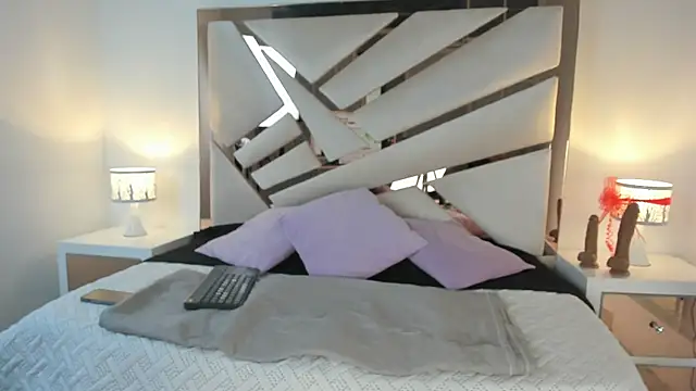 Naughty  Mom online show from December 29, 7:06 am