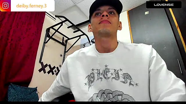 davidlatin66 online show from December 17, 3:17 am