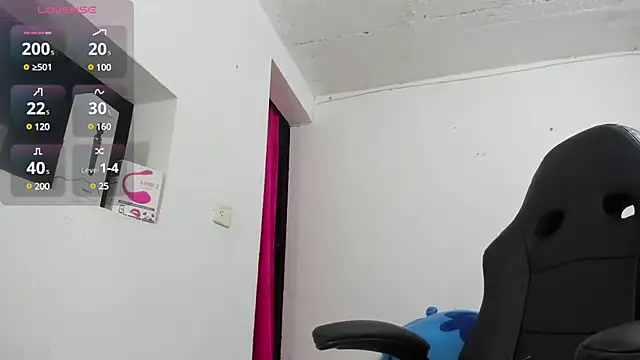 Snapshot of susy_bigboobs chatting on December 3, 8:38 am susy bigboobs online show from December 3, 8:38 am