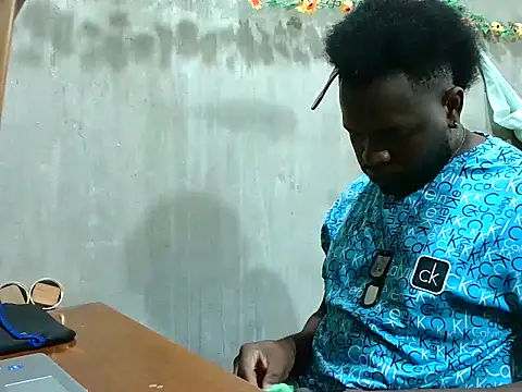 Snapshot of 2ocmaxi chatting on November 17, 8:58 pm 2ocmaxi online show from November 17, 8:58 pm