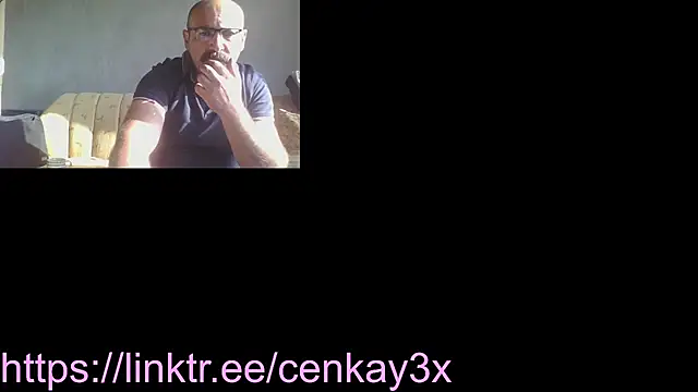 Snapshot of masculine_bear_daddy chatting on December 2, 8:30 am masculine bear daddy online show from December 2, 8:30 am