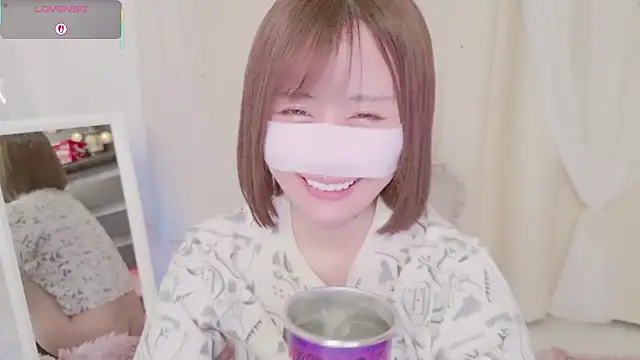 Snapshot of Yuu__k chatting on February 16, 4:32 pm Yuu  k online show from February 16, 4:32 pm