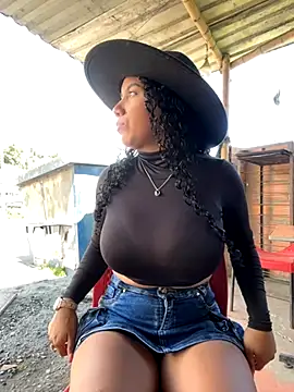 Snapshot of serena_willow chatting on November 21, 5:33 pm serena willow online show from November 21, 5:33 pm