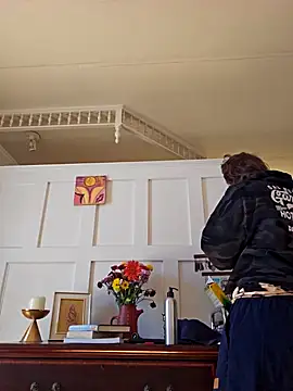 Snapshot of mossy_kiss chatting on December 6, 5:00 pm mossy kiss online show from December 6, 5:00 pm