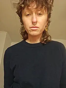 Snapshot of mossy_kiss chatting on February 21, 6:59 pm mossy kiss online show from February 21, 6:59 pm