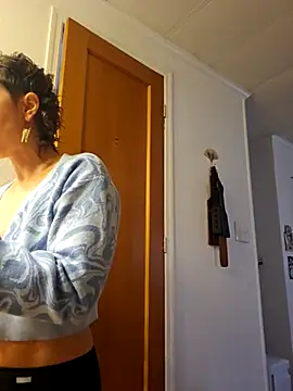 Snapshot of mossy_kiss chatting on March 13, 2:23 pm mossy kiss online show from March 13, 2:23 pm