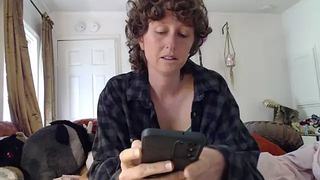 Snapshot of mossy_kiss chatting on September 9, 4:17 pm mossy kiss online show from September 9, 4:17 pm