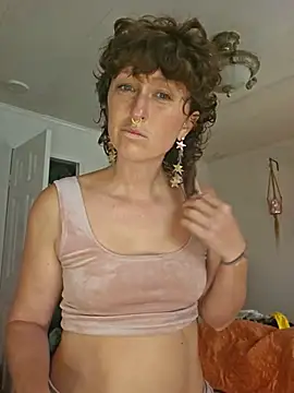 Snapshot of mossy_kiss chatting on October 17, 3:25 pm mossy kiss online show from October 17, 3:25 pm