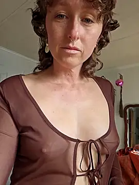 Snapshot of mossy_kiss chatting on November 23, 4:07 pm mossy kiss online show from November 23, 4:07 pm