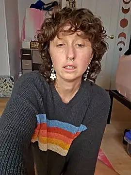 Snapshot of mossy_kiss chatting on December 17, 8:04 pm mossy kiss online show from December 17, 8:04 pm