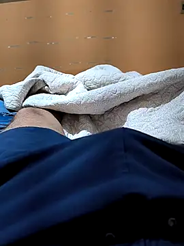 Snapshot of trimineiro_ chatting on December 15, 9:57 am trimineiro online show from December 15, 9:57 am