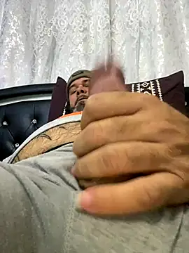 Snapshot of Cristian-Brayan chatting on December 3, 5:33 pm Cristian-Brayan online show from December 3, 5:33 pm