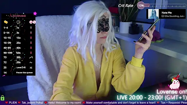 Snapshot of strawberry_muffin chatting on December 20, 7:17 pm strawberry muffin online show from December 20, 7:17 pm