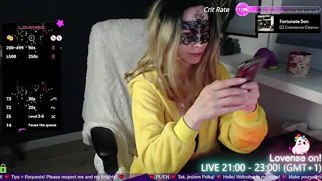 Snapshot of strawberry_muffin chatting on January 1, 8:15 pm strawberry muffin online show from January 1, 8:15 pm