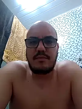 Snapshot of RobertoBuzios22 chatting on December 15, 6:26 pm RobertoBuzios22 online show from December 15, 6:26 pm