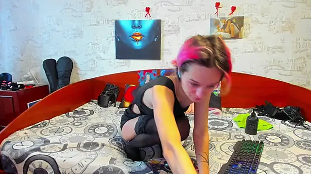 KagamiTayga online show from February 15, 8:00 am