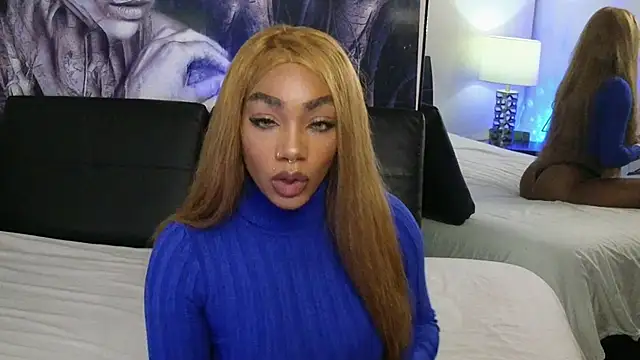 Snapshot of emely_brandon chatting on December 16, 10:09 am emely brandon online show from December 16, 10:09 am