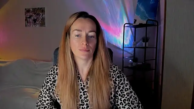 Snapshot of RebeccaMartinez chatting on November 29, 7:22 am RebeccaMartinez online show from November 29, 7:22 am