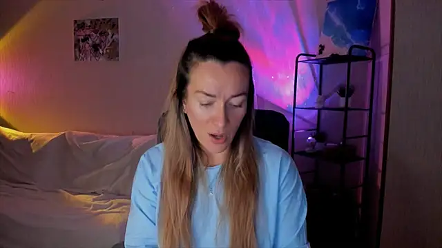 Snapshot of RebeccaMartinez chatting on December 5, 6:44 am RebeccaMartinez online show from December 5, 6:44 am