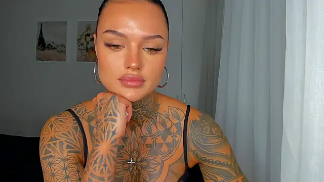 Snapshot of pantera_flashh chatting on November 15, 1:14 am pantera flashh online show from November 15, 1:14 am