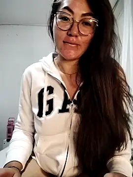 katha steele  online show from January 14, 9:35 am