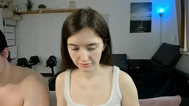 Snapshot of PollyFlame chatting on March 3, 6:37 am PollyFlame online show from March 3, 6:37 am