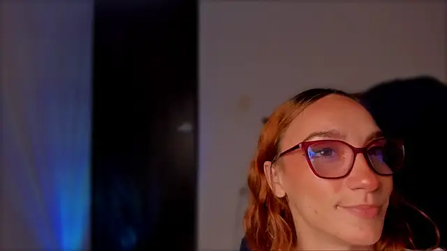 Snapshot of _lh_ chatting on February 3, 2:13 pm lh online show from February 3, 2:13 pm