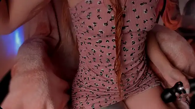 Snapshot of _lh_ chatting on February 21, 2:59 pm lh online show from February 21, 2:59 pm