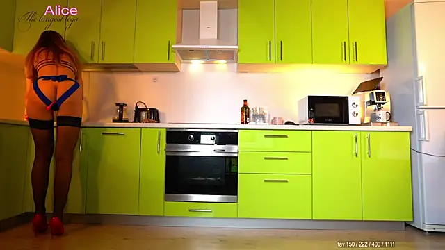 pinkheart  online show from December 3, 5:11 pm