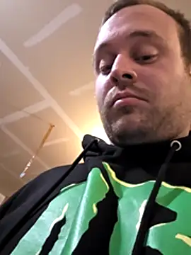 Snapshot of Holy5417_69 chatting on December 4, 9:29 am Holy5417 69 online show from December 4, 9:29 am