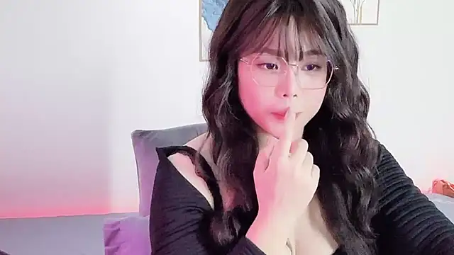   Lyly   online show from December 4, 2:10 am