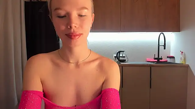 Snapshot of Olivia_Bells chatting on December 25, 9:22 pm Olivia Bells online show from December 25, 9:22 pm