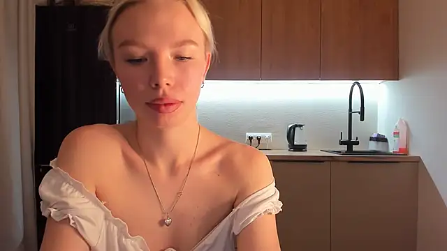 Snapshot of Olivia_Bells chatting on February 11, 7:59 pm Olivia Bells online show from February 11, 7:59 pm