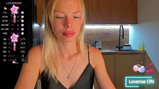 Snapshot of Olivia_Bells chatting on September 8, 10:09 pm Olivia Bells online show from September 8, 10:09 pm