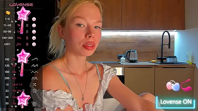 Snapshot of Olivia_Bells chatting on September 21, 9:38 pm Olivia Bells online show from September 21, 9:38 pm