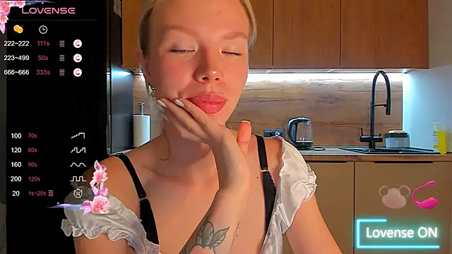 Snapshot of Olivia_Bells chatting on October 14, 10:10 pm Olivia Bells online show from October 14, 10:10 pm
