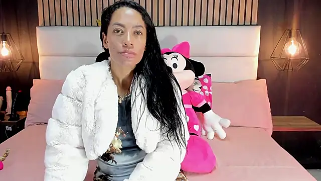 NiicolleMiller online show from February 22, 11:13 am