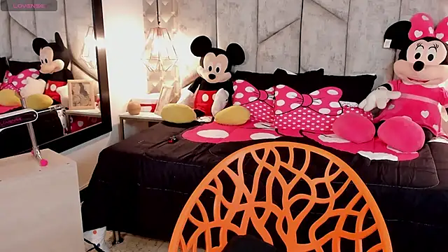 NiicolleMiller online show from October 9, 12:36 pm