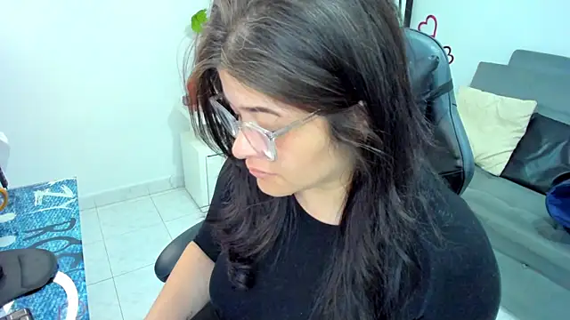 Snapshot of BellaFlaming chatting on February 28, 9:58 am BellaFlaming online show from February 28, 9:58 am